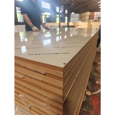 4x8ft svart film husdjur mdf